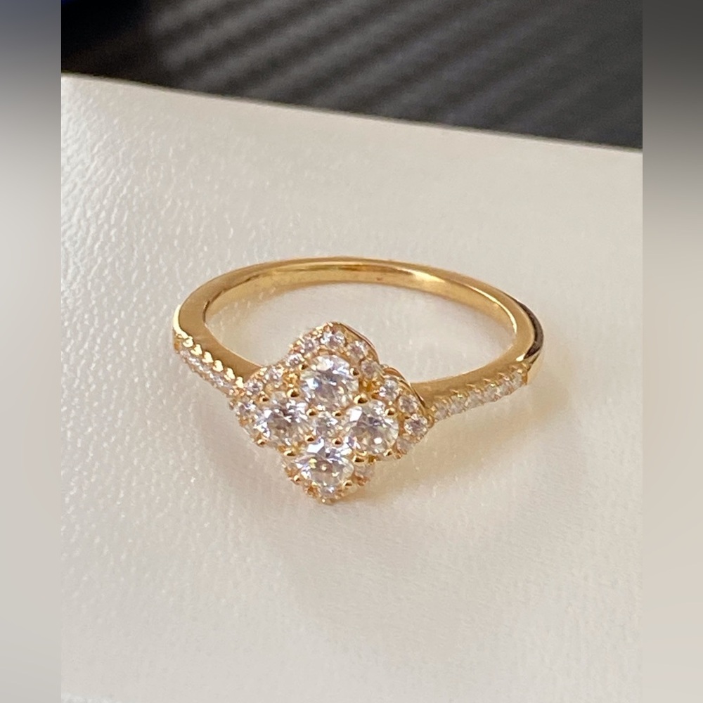 Moissanite clover ring s925